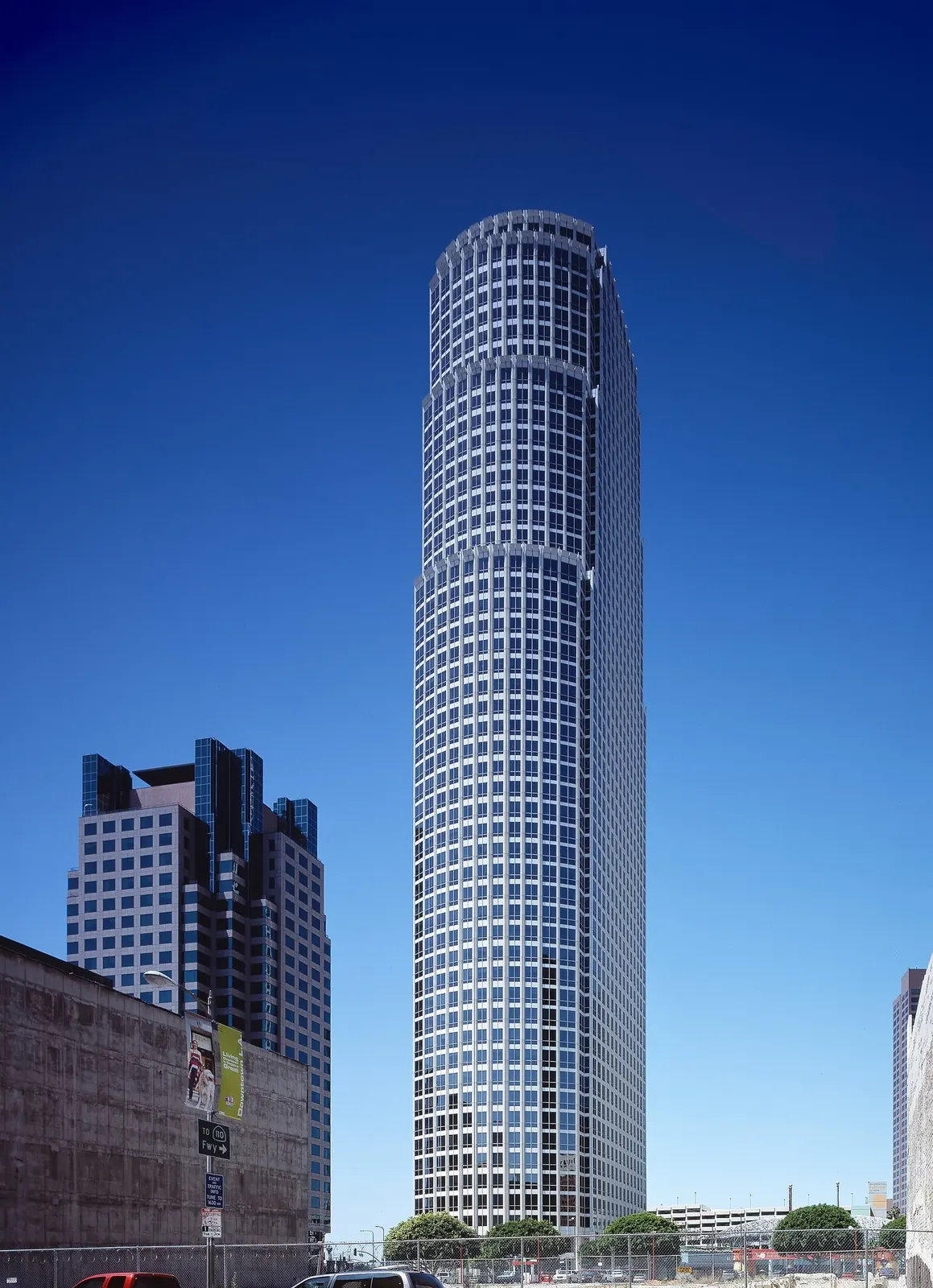 Los Angeles777 Tower办公楼外观